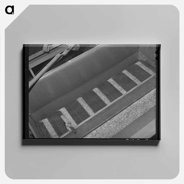 アートパネル-Before the Strawberry Auction
 - ラッセル リー Canvas.