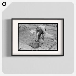 アートポスター-Adobe Brick Making, Chamisal
 - ラッセル リー Poster.