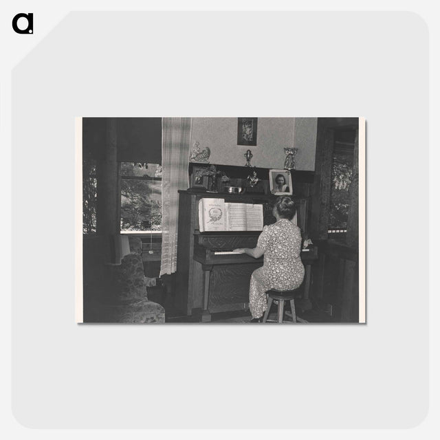アートポストカード-Fruit Farmer's Wife Playing Piano
 - ラッセル リー Postcard.