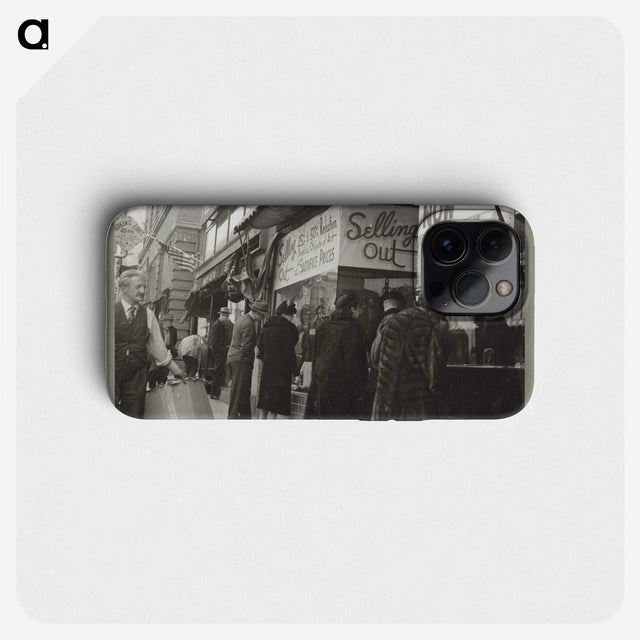 2-17_Dorothea-Lange_phone