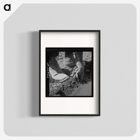 2-17_Russell-Lee_blk