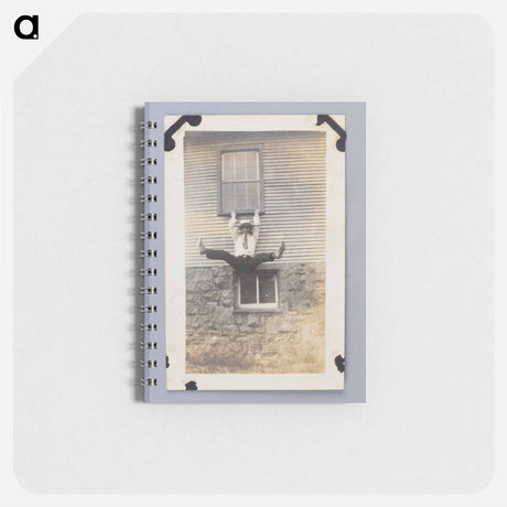 アートメモ帳-Man Hanging Off Window Ledge
 - セントルイス美術館 Memo.