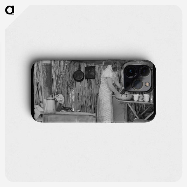 2-21_Dorothea-Lange_phone