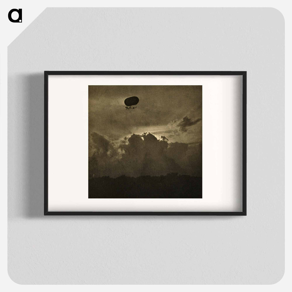 A Dirigible - アルフレッド スティーグリッツ Poster.