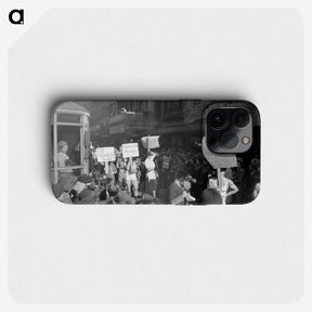 2-25_Leslie-Adkin_phone