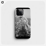 2-26_Dorothea-Lange_phone