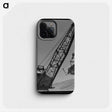 2-31_Dorothea-Lange_phone