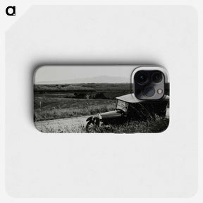 2-31_Leslie-Adkin_phone