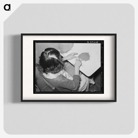 2-56_Russell-Lee_blk