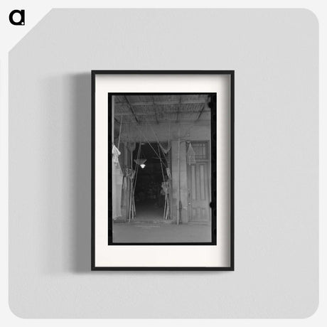 2-67_Russell-Lee_blk