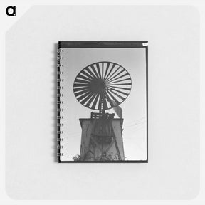 アートメモ帳-Windmill on small farm near Tracy, California - ドロテア ラング Memo.