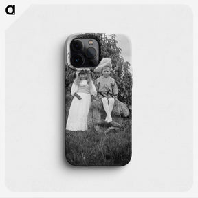 2-76_Leslie-Adkin_phone