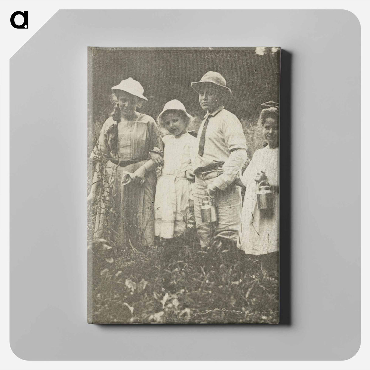 Untitled (Flora, Elizabeth, Howard & Kitty in Lake George field) - アルフレッド スティーグリッツ Canvas.
