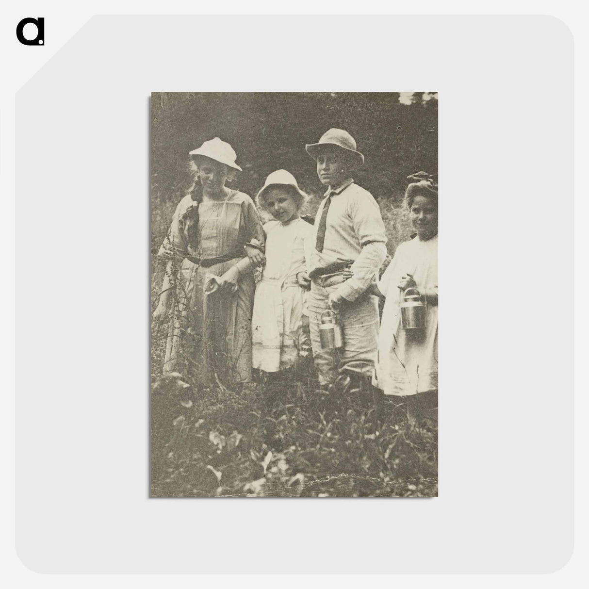 Untitled (Flora, Elizabeth, Howard & Kitty in Lake George field) - アルフレッド スティーグリッツ Postcard.