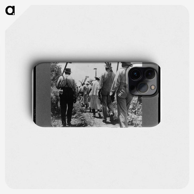 2-9_Dorothea-Lange_phone