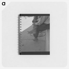 アートメモ帳-A Texas cattleman is distinguished by the type of boot he wears. - ドロテア ラング Memo.