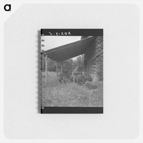 アートメモ帳-Farm machinery drawn under cover of old tobacco barn - ドロテア ラング Memo.
