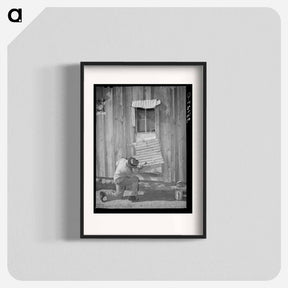 アートポスター-Tenant Farmer Repairing Window
 - ラッセル リー Poster.