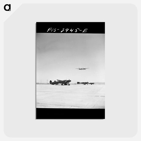 アートポストカード-Buzzing the Field
 - ラッセル リー Postcard.