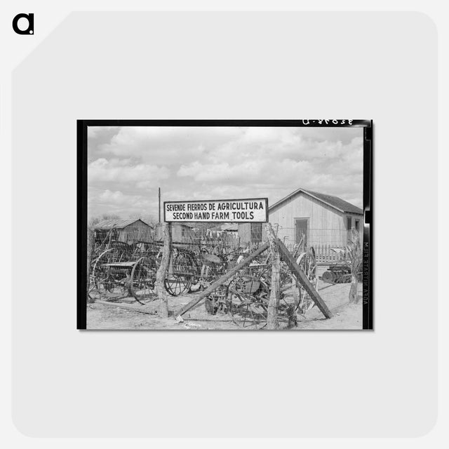 アートポストカード-Farm Machinery Yard
 - ラッセル リー Postcard.