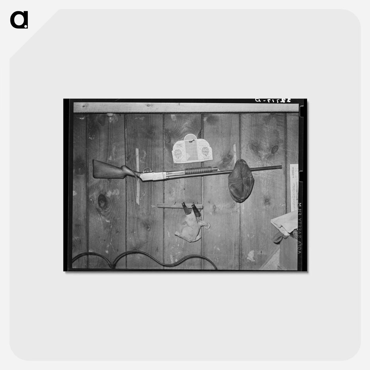 アートポストカード-Rifle Above Bed
 - ラッセル リー Postcard.