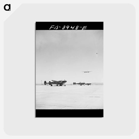 アートポストカード-Buzzing the Field
 - ラッセル リー Postcard.