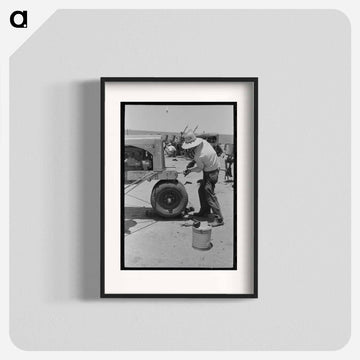 Day Laborer Cranking Tractor
 - ラッセル リー Poster.