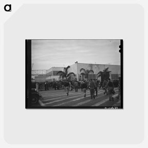アートポストカード-Consolidated Aircrafts Workmen
 - ラッセル リー Postcard.