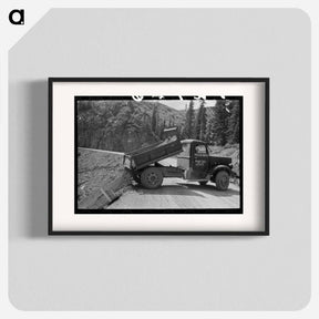 アートポスター-Unloading Gravel
 - ラッセル リー Poster.