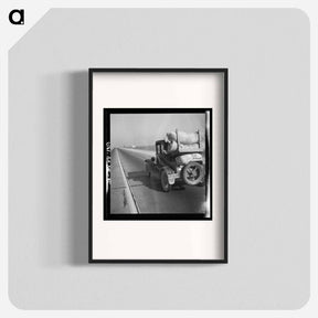 アートポスター-Drought refugee's car on U.S. Highway 99 between Bakersfield and Famoso, California - ドロテア ラング Poster.