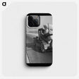 3-12_Dorothea-Lange_phone