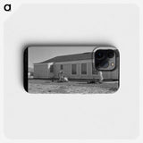 3-28_Dorothea-Lange_phone