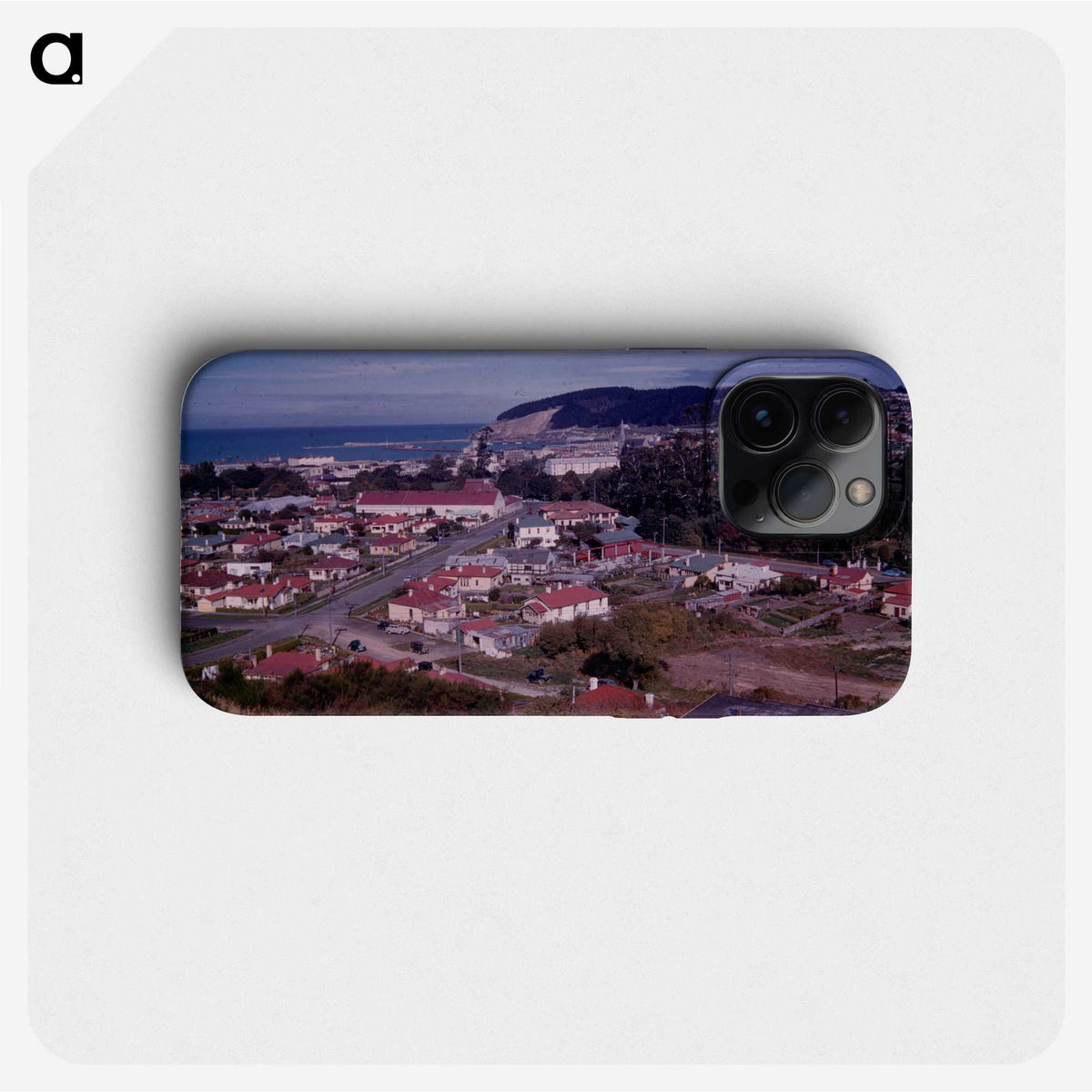 3-32_Leslie-Adkin_phone