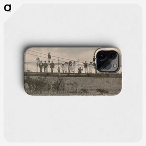 3-33_Leslie-Adkin_phone