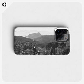 3-33_The-Burton-Brothers_phone