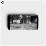 3-36_Dorothea-Lange_phone