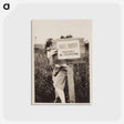 アートポストカード-Woman with No Trespassing Sign
 - セントルイス美術館 Postcard.