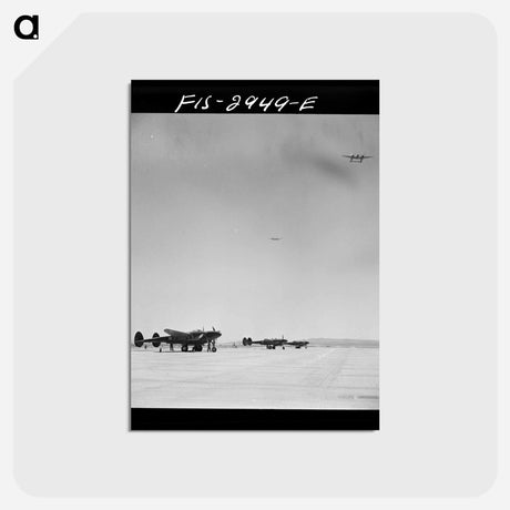 アートポストカード-Buzzing the Field
 - ラッセル リー Postcard.