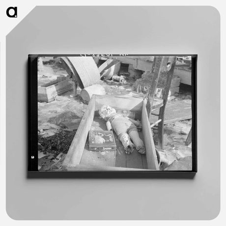 アートパネル-Doll and Furniture After the Flood
 - ラッセル リー Canvas.