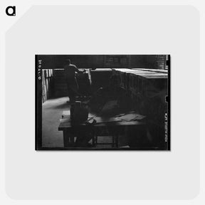 アートポストカード-Checking Clerk at Citrus Packing Plant
 - ラッセル リー Postcard.