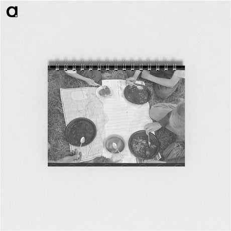 アートメモ帳-Migrant Family Lunch
 - ラッセル リー Memo.