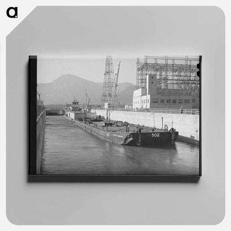 アートパネル-Boat and Gasoline Barge in Navigation Locks
 - ラッセル リー Canvas.