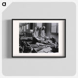 アートポスター-U.S. American National Red Cross Evacuation Hospital No. 114, Fleury-sur-Aisne, France: Ward M, nurses cheering up the patients
 - 国立医学図書館 Poster.