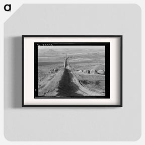 アートポスター-The longest siphon in the world crosses the Malheur Valley - ドロテア ラング Poster.
