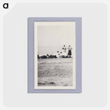 アートポストカード-People on the Beach Mooning Camera
 - セントルイス美術館 Postcard.