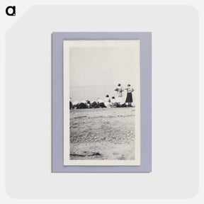 アートポストカード-People on the Beach Mooning Camera
 - セントルイス美術館 Postcard.