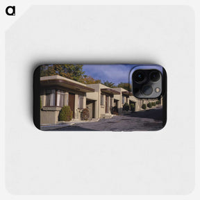 4-5_John-Margolies_phone