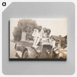 アートパネル-Three Women on Hood of Automobile
 - セントルイス美術館 Canvas.