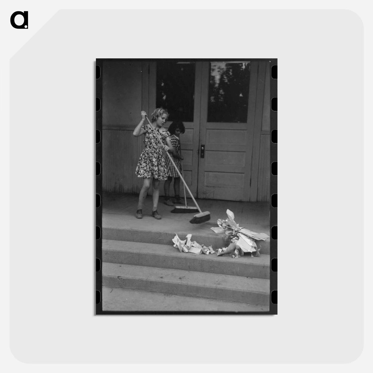 アートポストカード-Schoolchildren Cleaning Up
 - ラッセル リー Postcard.
