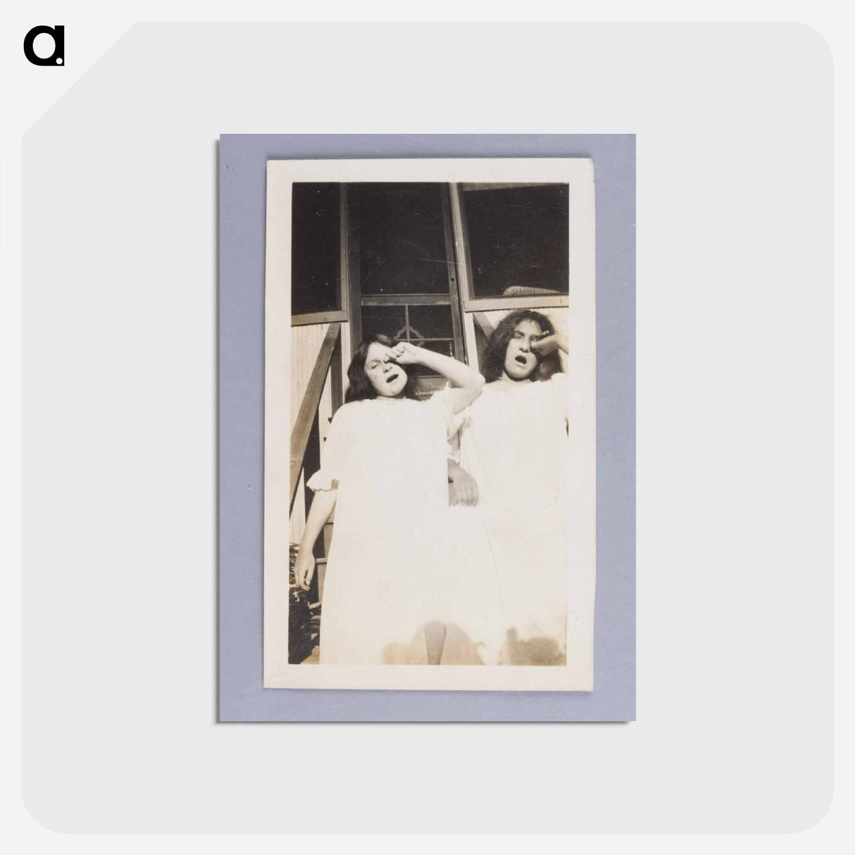 アートポストカード-Two Girls on Porch Steps Yawning
 - セントルイス美術館 Postcard.